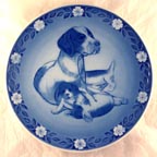 Mother Dog And Puppies collector plate by Sven Vestergaard