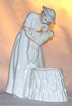 Royal Doulton Figurine - Mother And Child