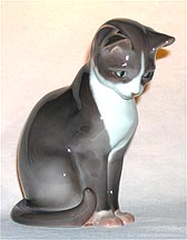 Bing & Grondahl Figurine - Cat, Sitting