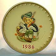 Goebel M I Hummel Annual Plate - 1986 Playmates