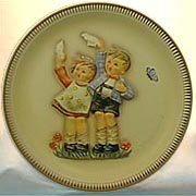 Goebel M I Hummel Anniversary Plate - 1985 Auf Wiedersehen