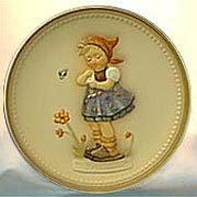 Goebel M I Hummel Celebration Plate - Daisies Don't Tell