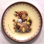 Goebel M I Hummel Mini Annual Plate - Chick Girl