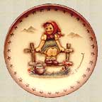 Goebel M I Hummel Mini Annual Plate - Just Resting