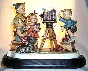 Goebel M I Hummel Figurine - Picture Perfect