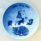 Cat And Kittens collector plate by Gunnar Bratlie