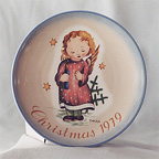 Starlight Angel collector plate by Berta Hummel