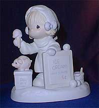 Enesco Precious Moments Figurine - Wishing You A Yummy Christmas