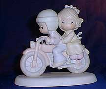 Enesco Precious Moments Figurine - Bon Voyage