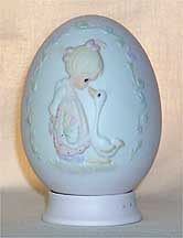 Enesco Precious Moments Egg - Make A Joyful Noise