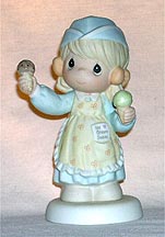 Enesco Precious Moments Figurine - Scoopin' Up Some Love