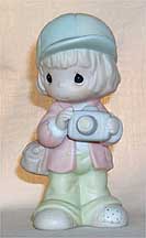 Enesco Precious Moments Figurine - Focusing In On Those Precious Moments