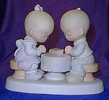 Enesco Precious Moments Figurine - Prayer Changes Things